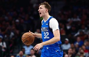 浓眉：曾经历过弗拉格的处境 他渴望学习其名字在篮球界分量很重