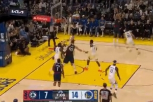 老将还是稳！巴图姆换下博格丹 上来三分就进