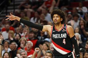 开拓者战爵士！塞布尔可以出战 小阵容内线穆雷因病缺阵