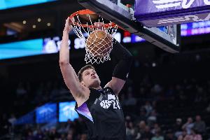 真神了！凯斯勒三分再中 爵士13-0攻击波将分差迫近至个位数