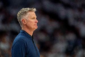 科尔：丢掉两场胜利不应该 过去三年我们最后都发现就差这一两胜