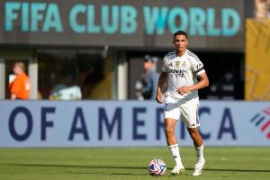 斯洛特：感激阿诺德上赛季夺冠巨大贡献，看他穿白色球衣有些奇怪